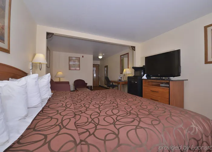 Western & Hotel 3*