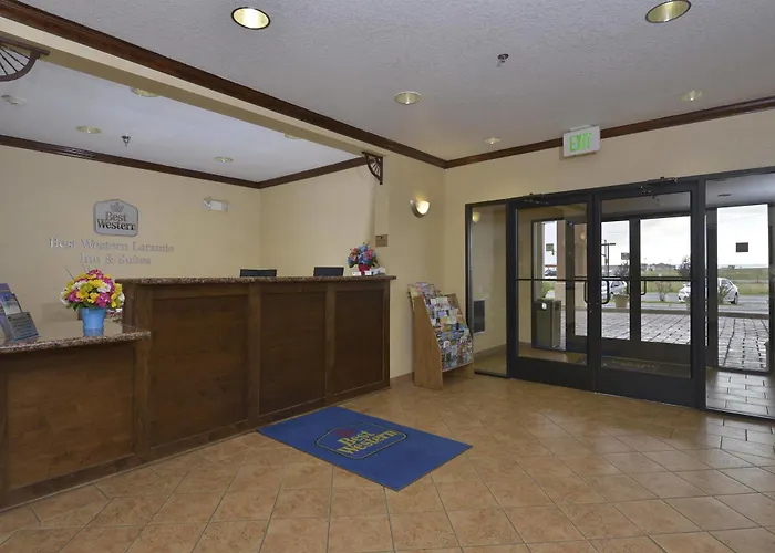 Western & Hotel 3*