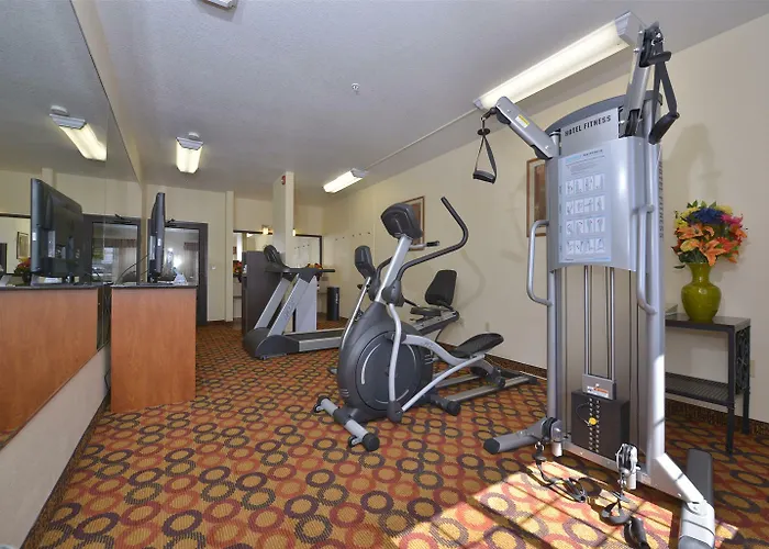 Western & Hotel 3*